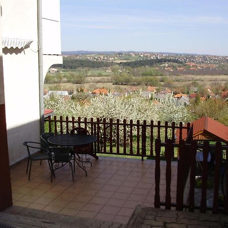 Apartman Berki Heviz Exterior foto