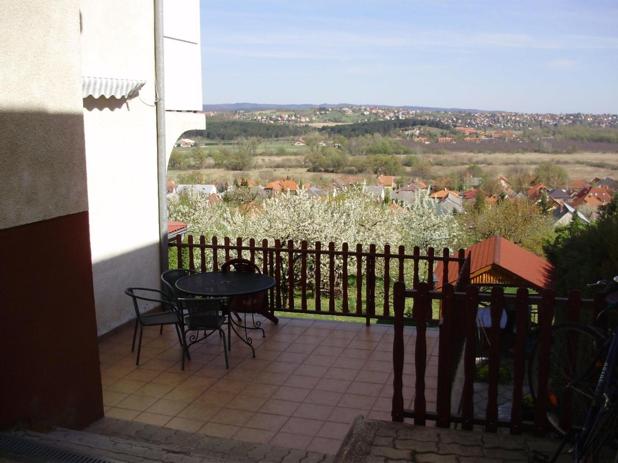 Apartman Berki Heviz Exterior foto