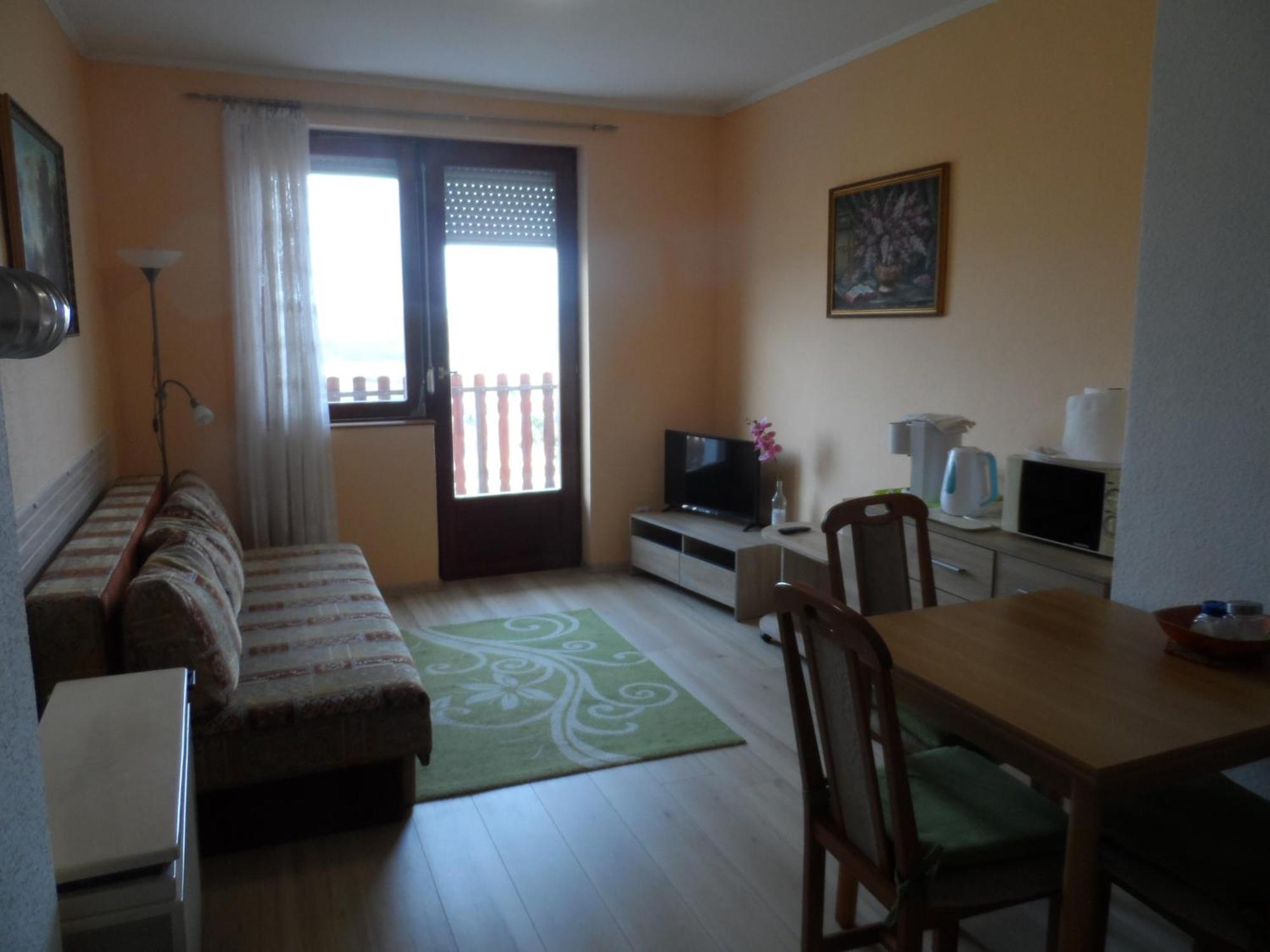 Apartman Berki Heviz Exterior foto